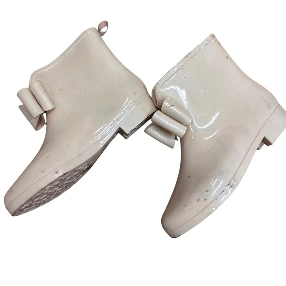Capelli New York Girls Beige Bow Ankle Rain Boots Glossy Rubber Size 5-6.5